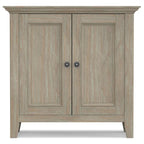 Armoire basse de rangement transitoire avec 2 portes – Brun foncé / Gris vieilli / Brun hickory